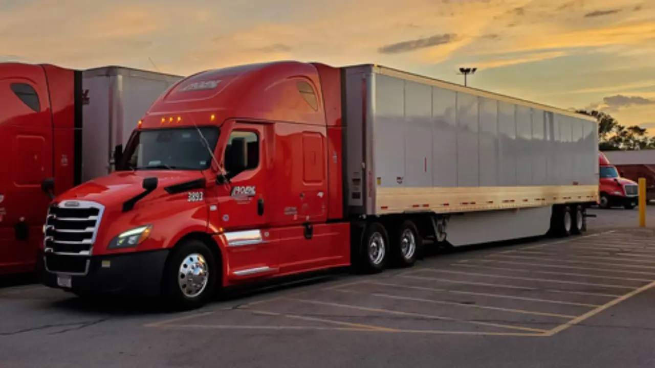 Roehl truck in parking lot