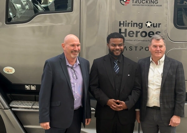 Tim Norlin (VP of Driver Recruiting), Charles Jones & CEO Rick Roehl Tim Norlin (VP of Driver Recruiting), Charles Jones & CEO Rick Roehl