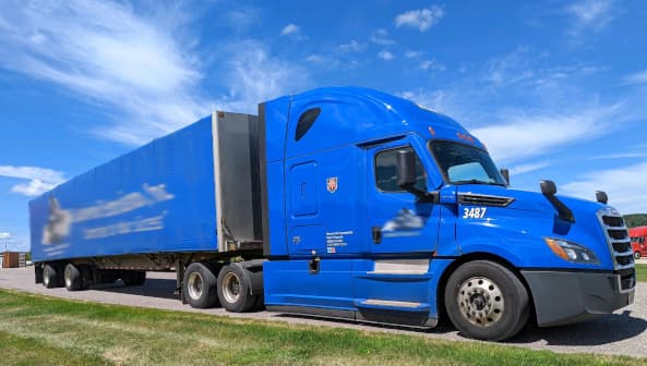 Roehl Flatbed Midwest Dedicated Fleet Truck & Trailer